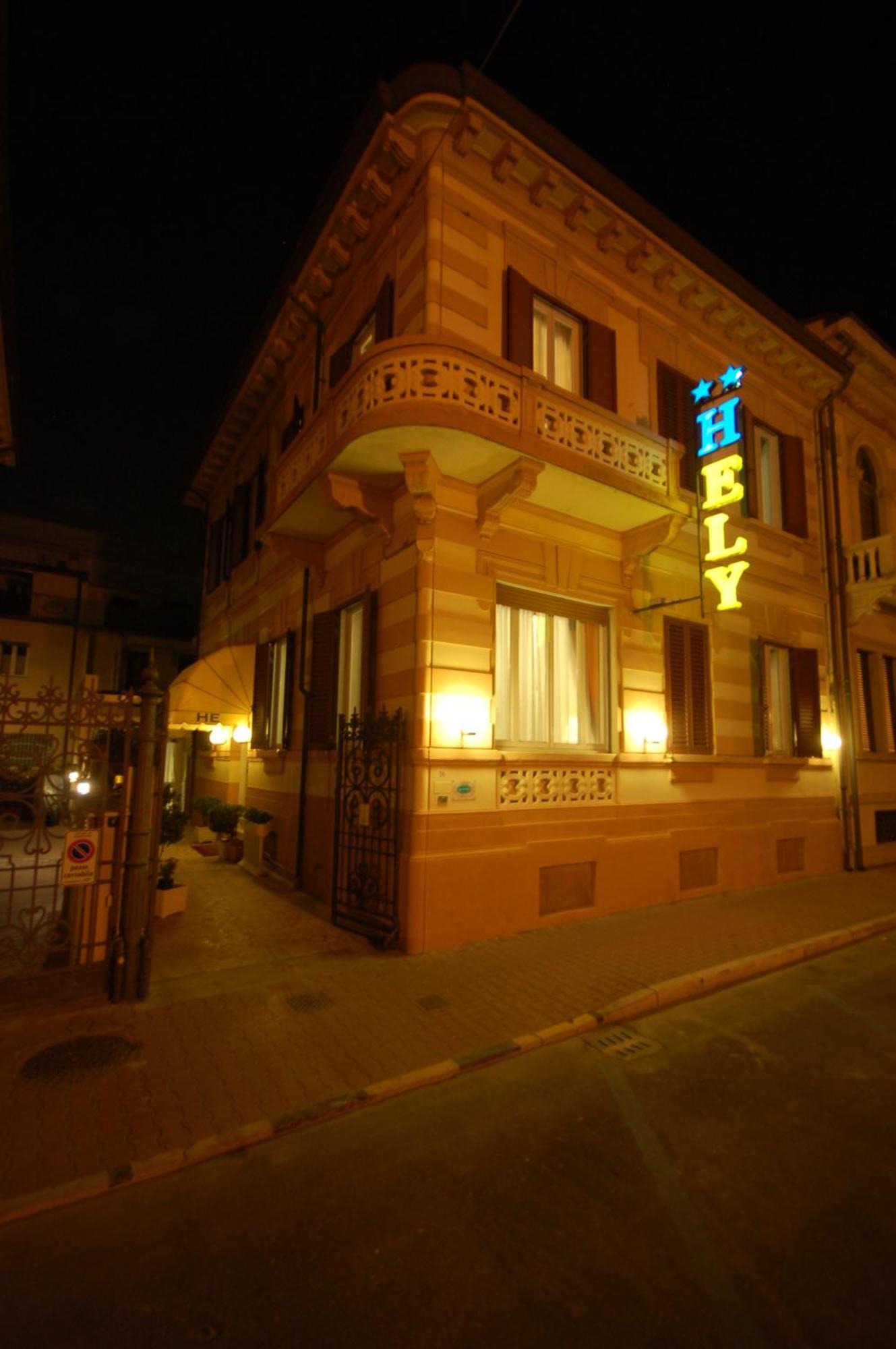 Hotel Ely В'яреджо Екстер'єр фото