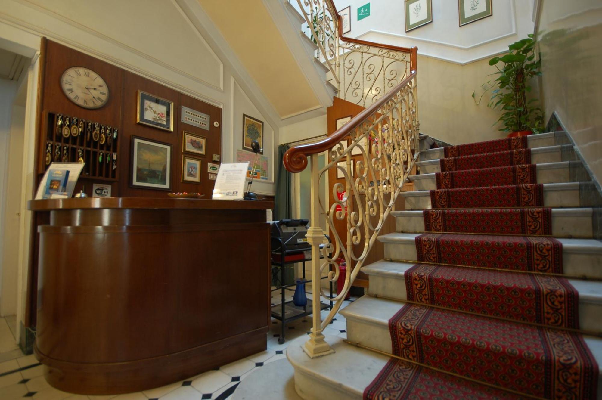 Hotel Ely В'яреджо Екстер'єр фото