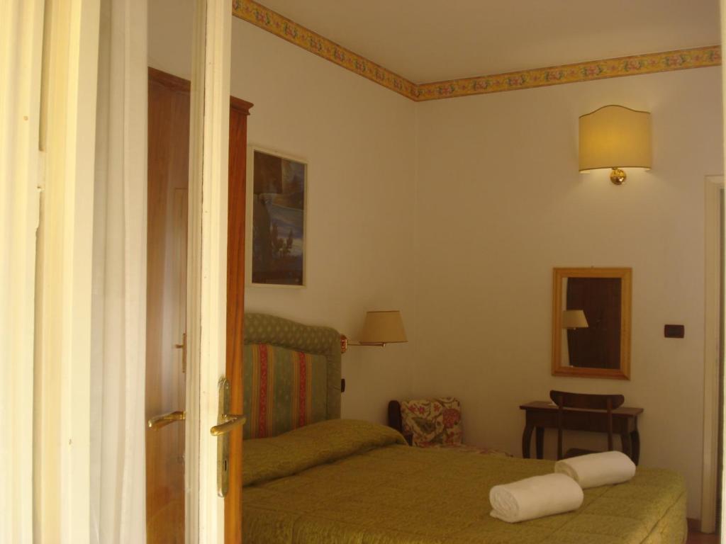 Hotel Ely В'яреджо Номер фото