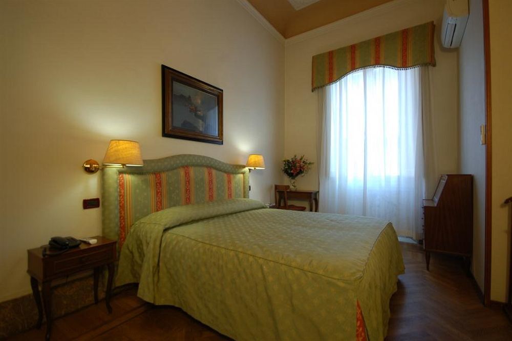 Hotel Ely В'яреджо Екстер'єр фото