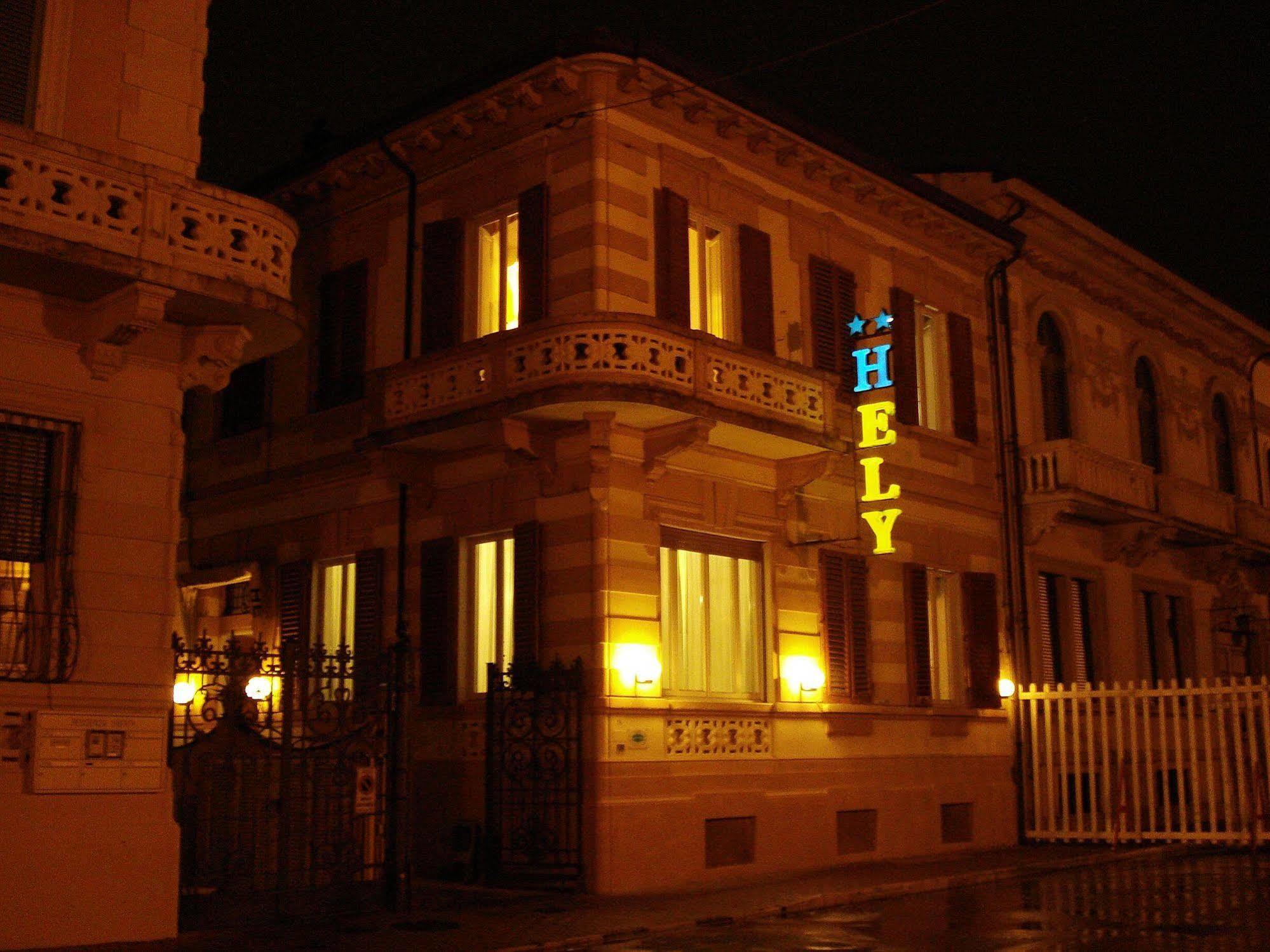 Hotel Ely В'яреджо Екстер'єр фото