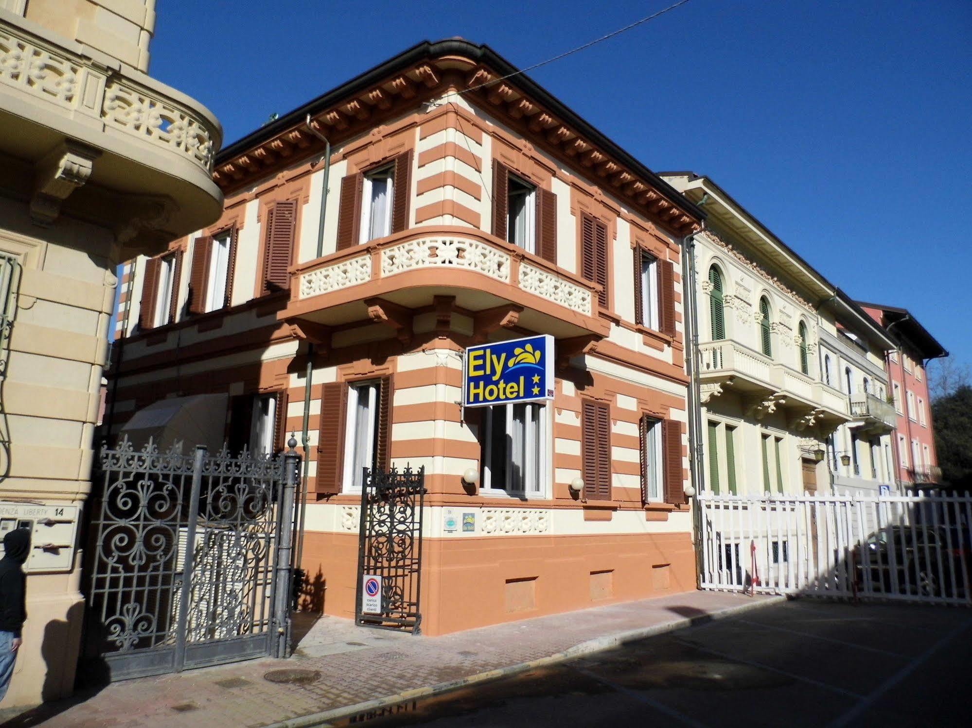Hotel Ely В'яреджо Екстер'єр фото